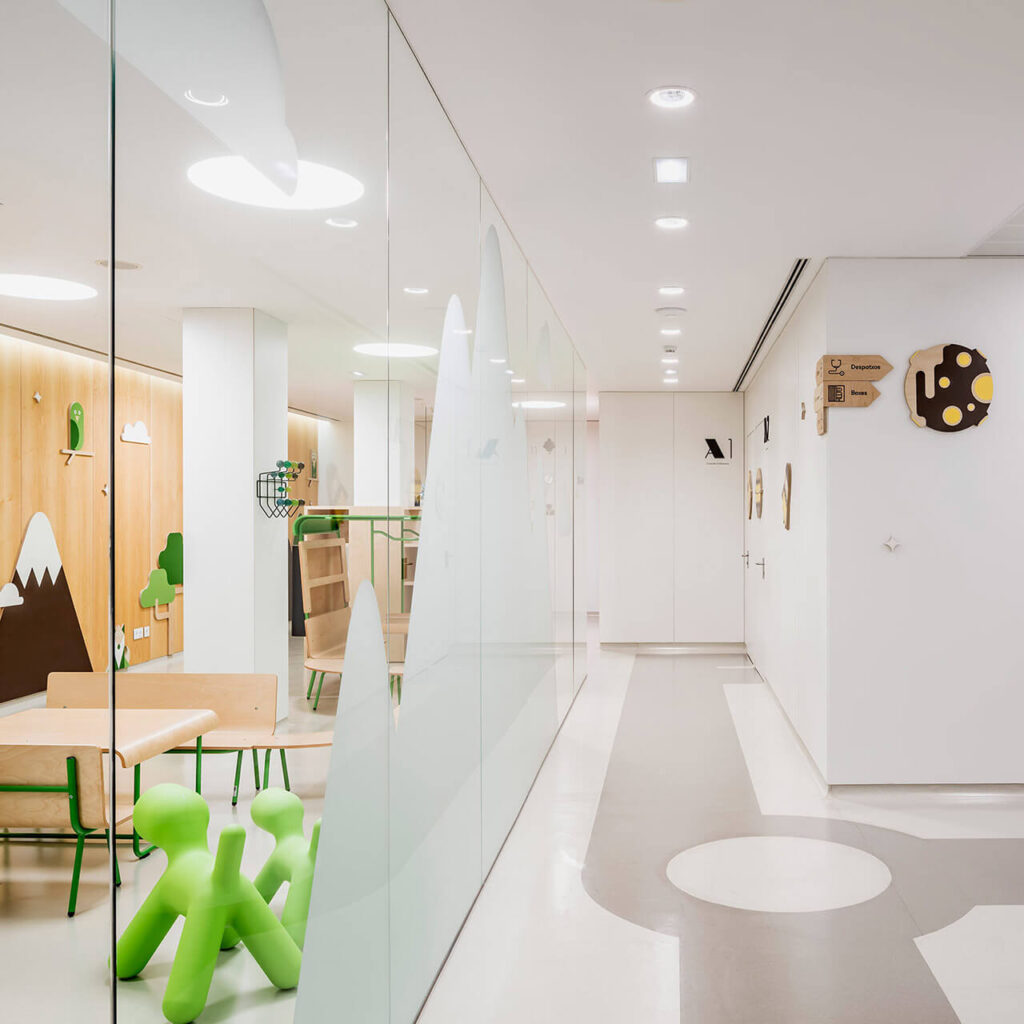 Estrategia de marca, branding e identidad, espacios y señalética para Fundació Small del Hospitall de la Vall d'Hebron